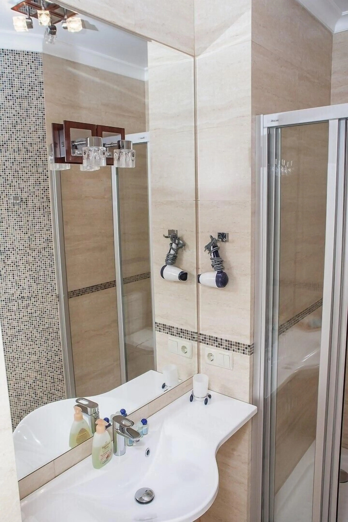 Мини-отель «Седьмое небо», ул. Евгения Коновальца