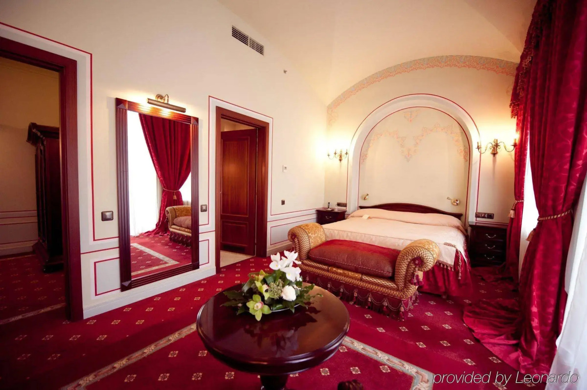 Отель «Опера»