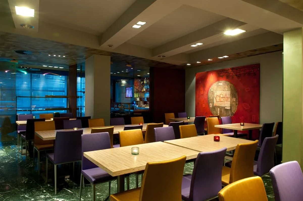 Отель Premier Inn Koeln City Centre