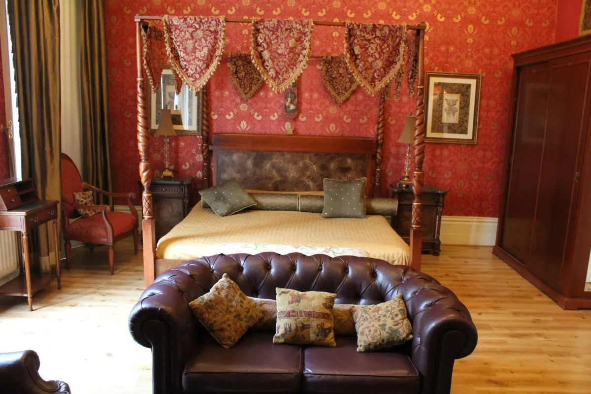 Opulence Boutique Hotel