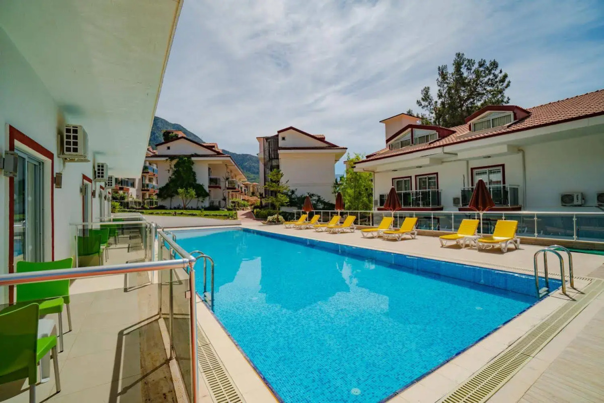 Sunshine Holiday Resort