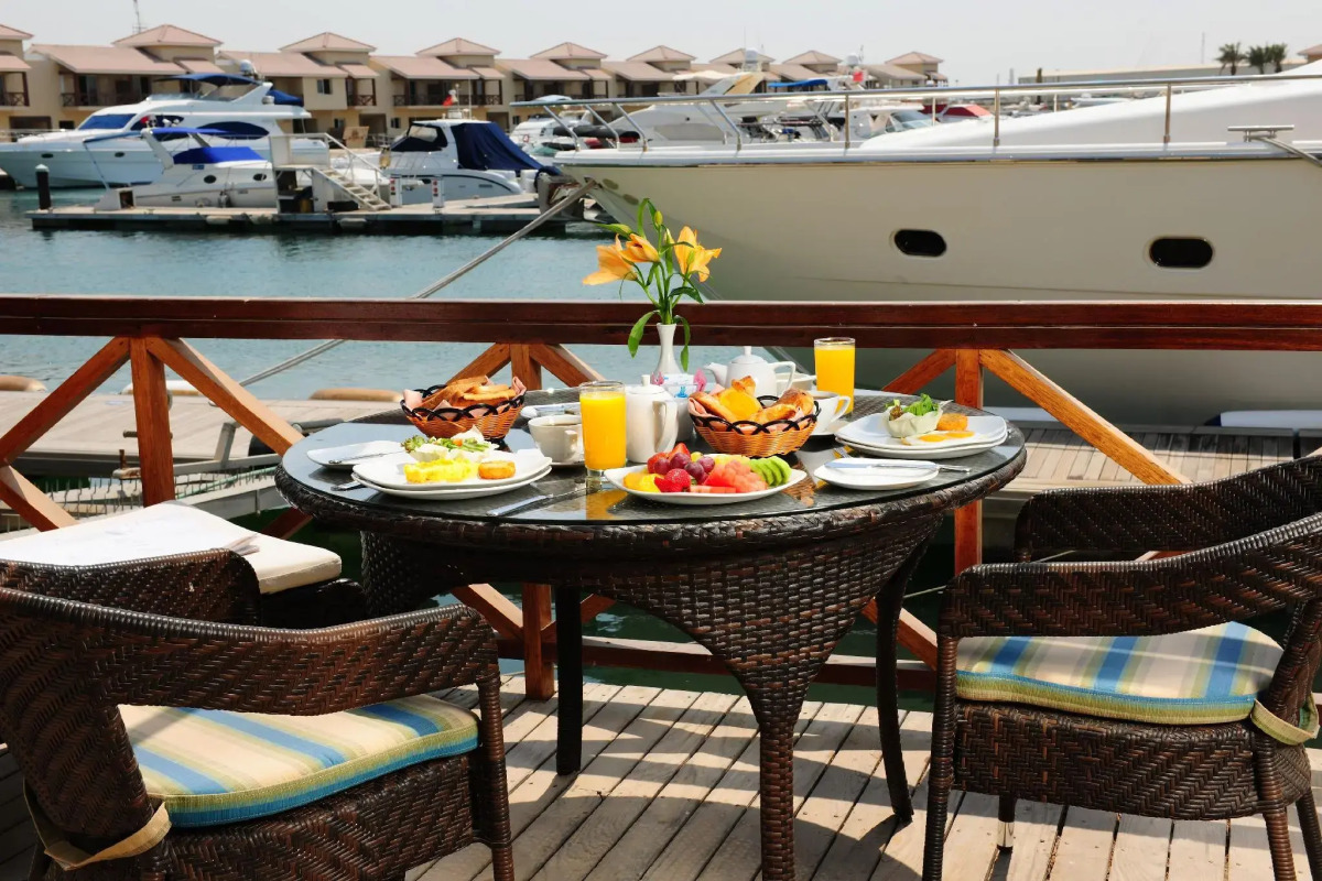 Al Bander Hotel & Resort