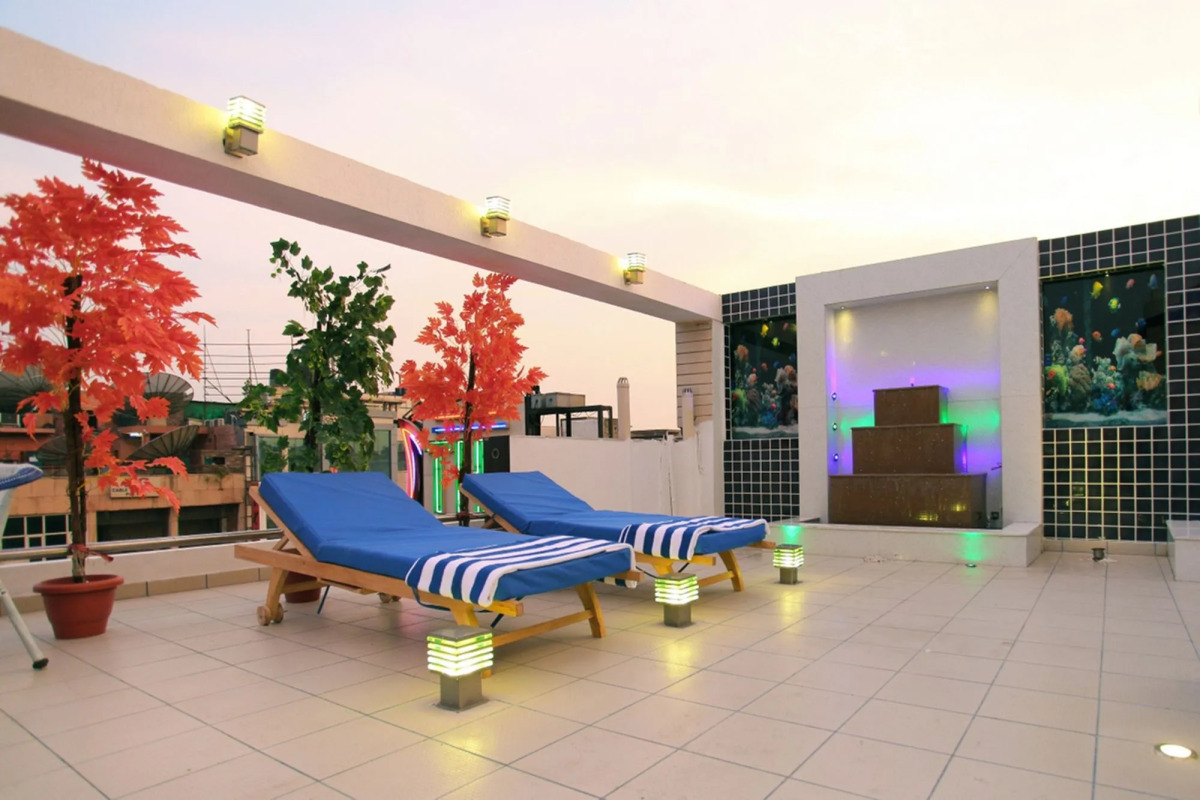 Hotel The Pearl - Newly Renovated in City Centre