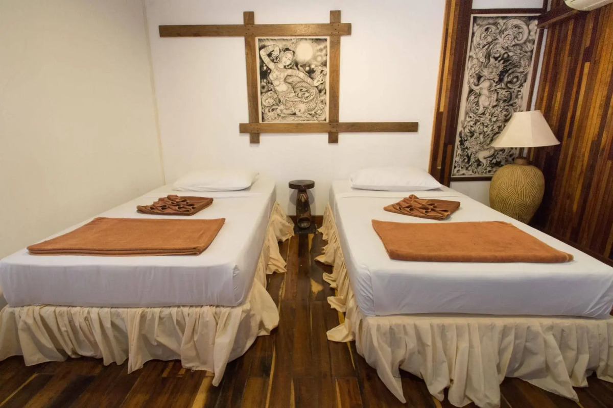 Tropical Garden Bungalow