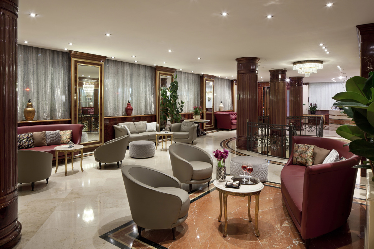 Отель UNAHOTELS Scandinavia Milano