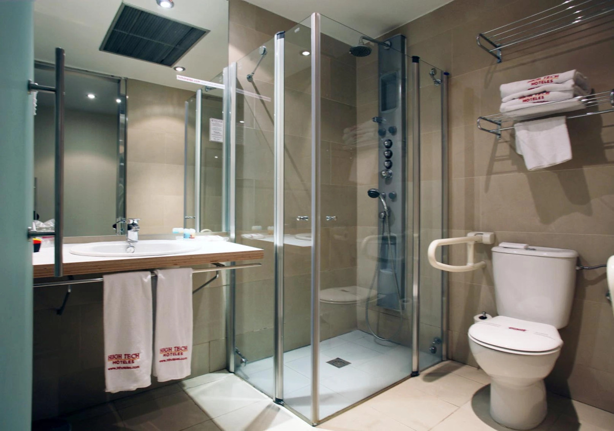 Отель Petit Palace Triball