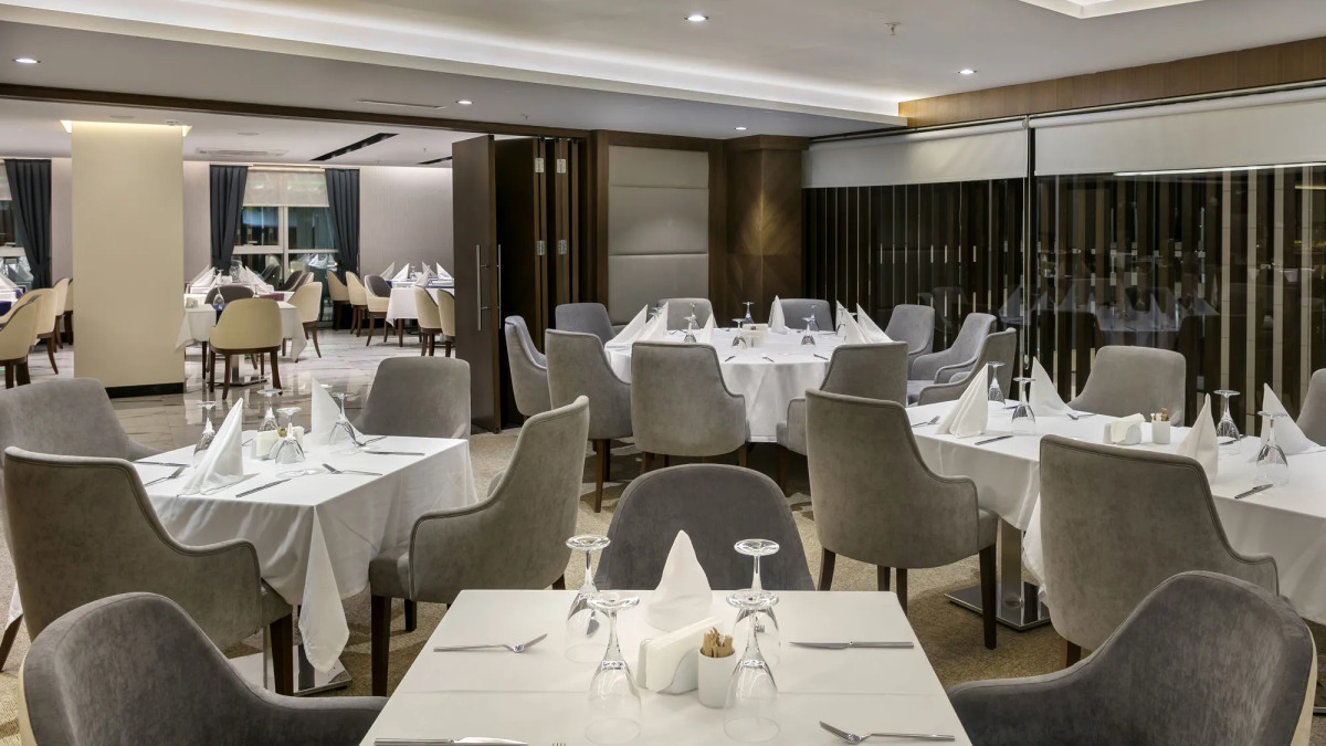 B Business Hotel & Spa