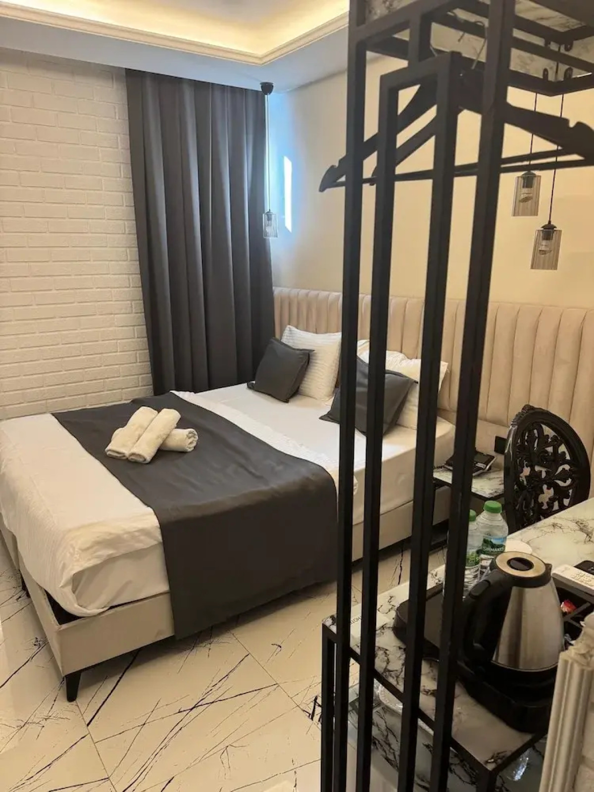 D Twins Airport Hotel