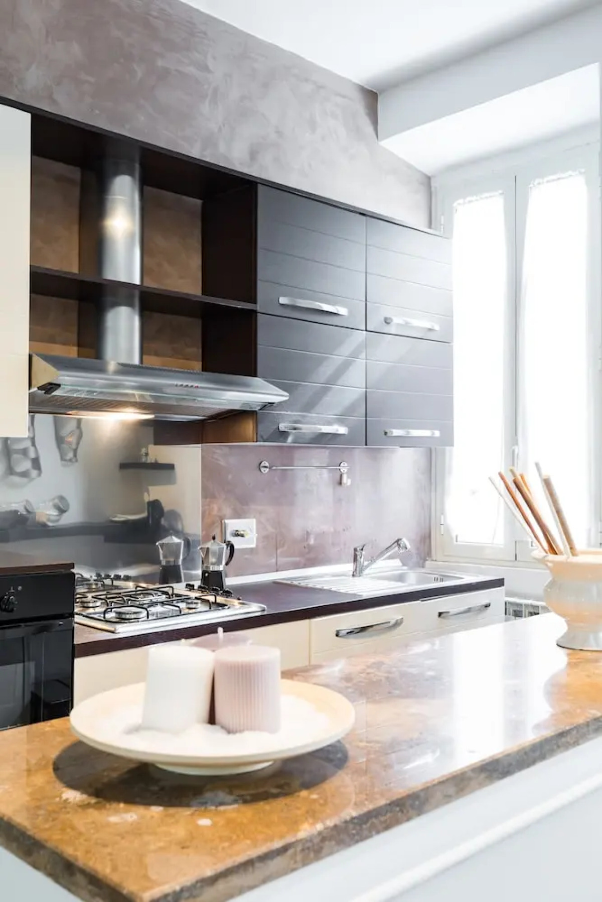 A World Aparts - Frattina Royal