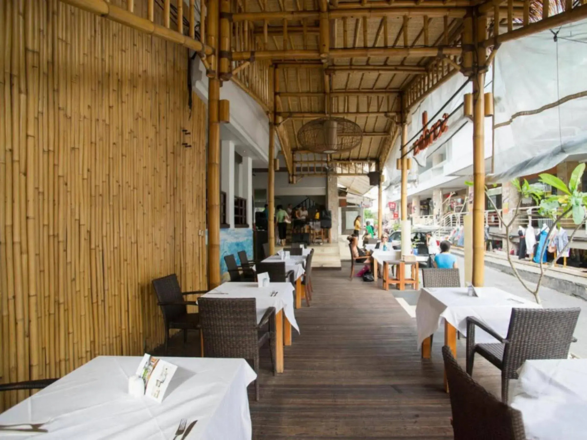 Kuta One Party Hotel