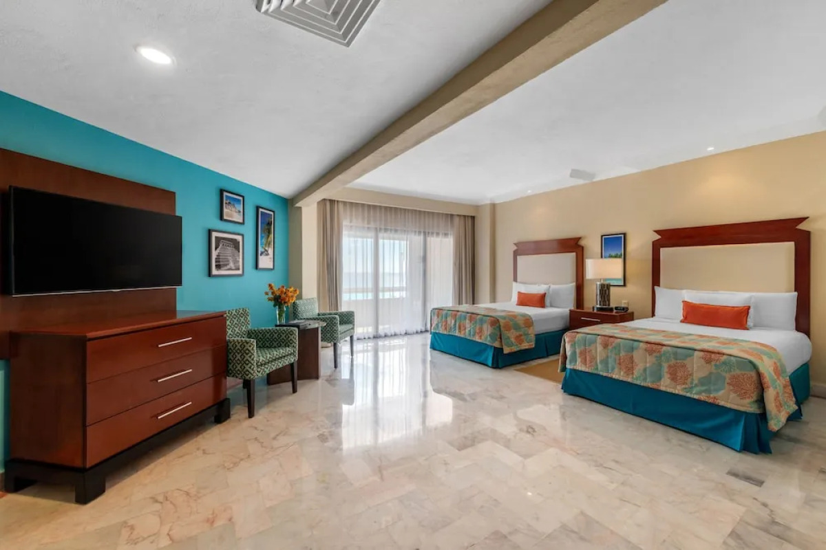 Wyndham Grand Cancun All Inclusive Resort & Villas