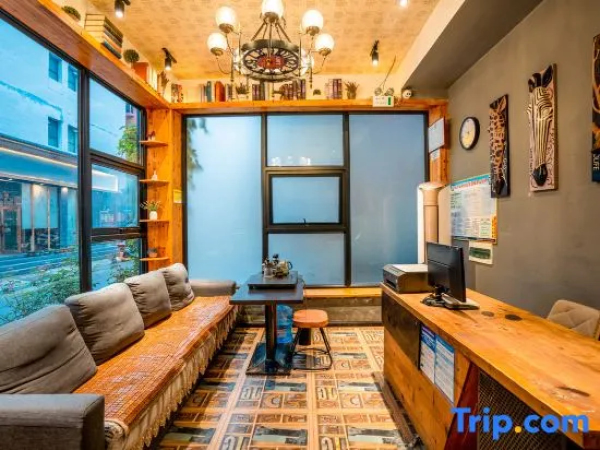 Tianmen Mountain Loft Art Inn