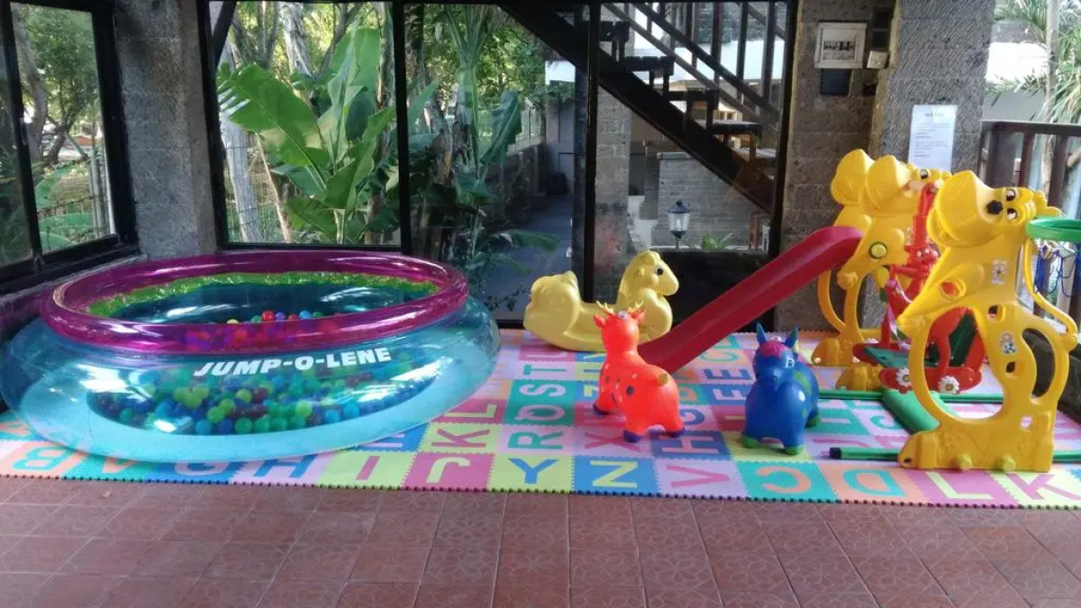 Отель Melasti Kuta Beach Hotel and Spa