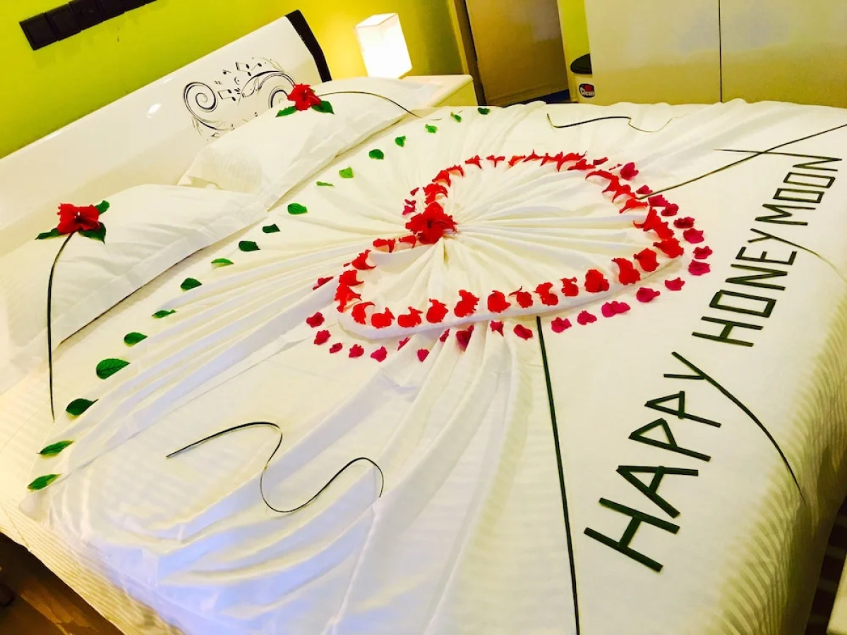 Отель Ithaa Inn Kamadhoo