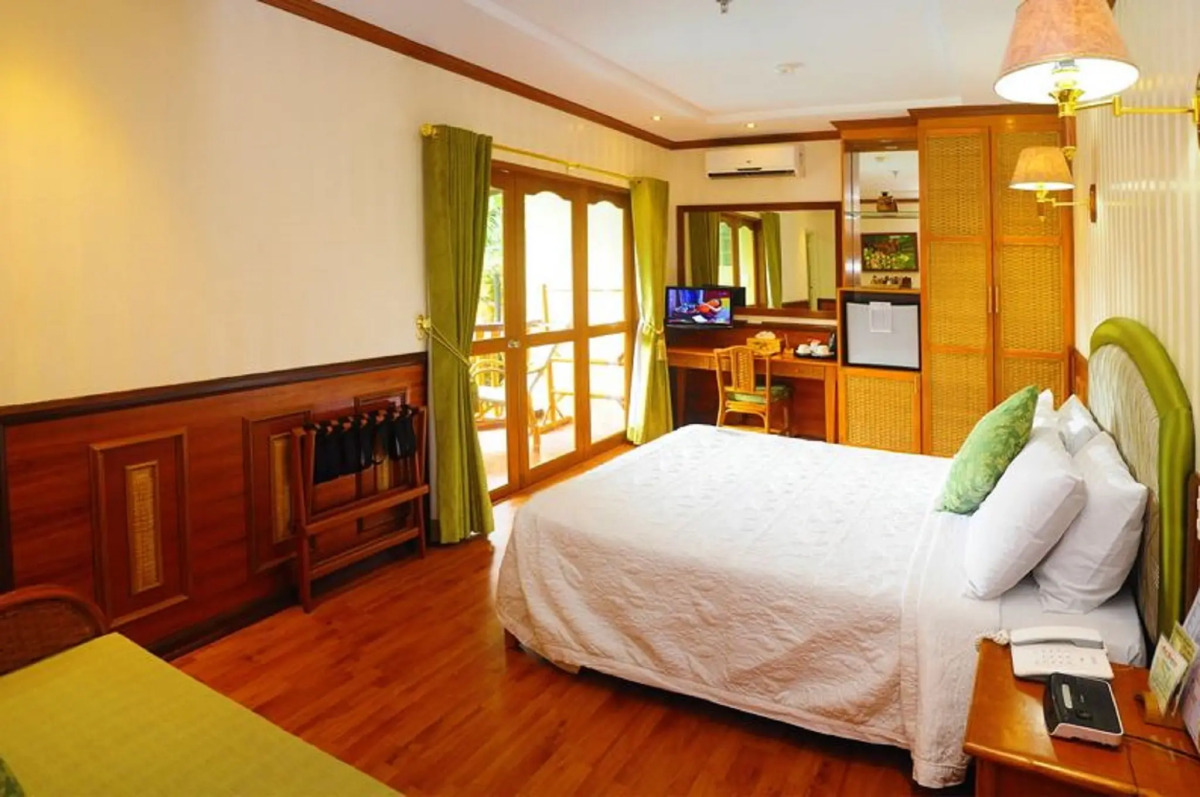 Red Coconut Beach Hotel