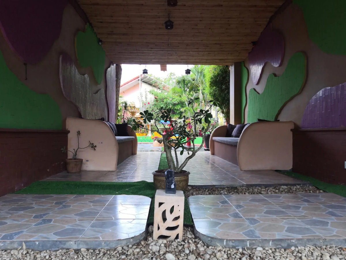 Pandora Lifestyle Hotel