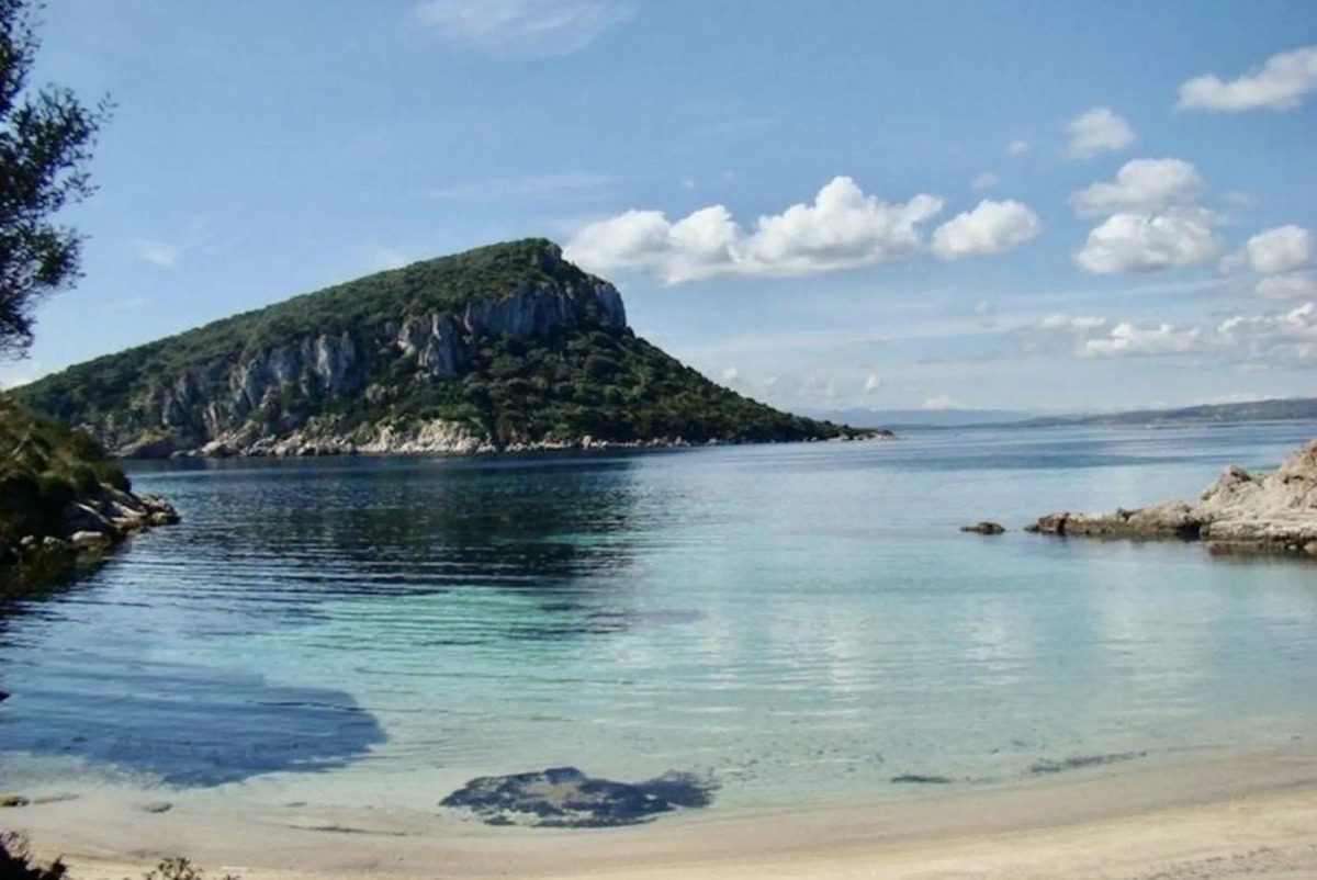 Baia de Bahas Residence