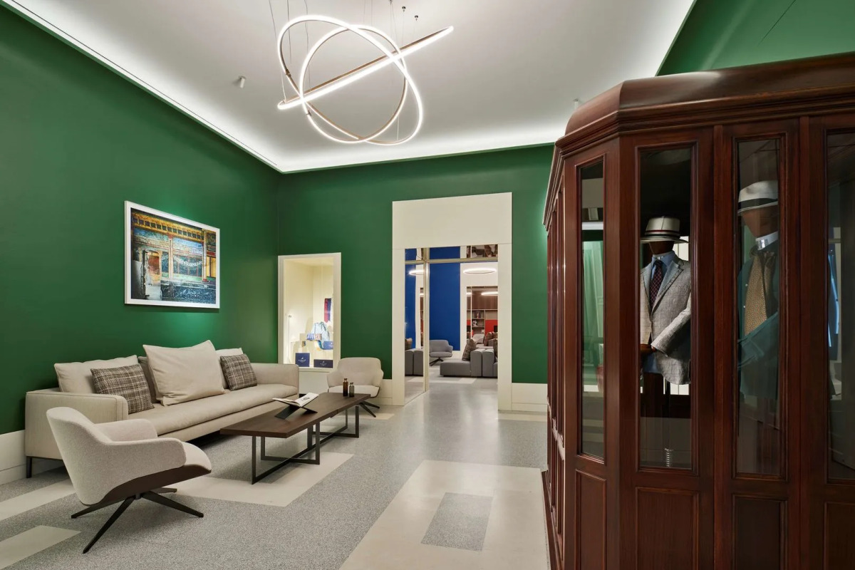 De Bonart Naples, Curio Collection by Hilton