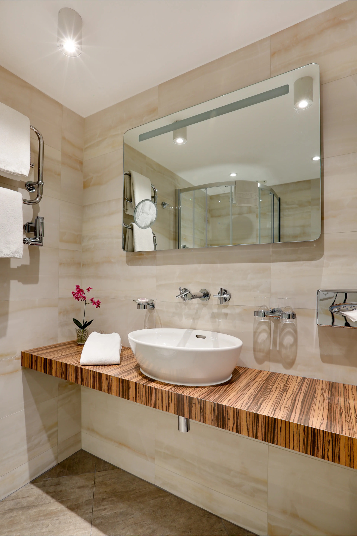 Avalon Hotel & Conferences