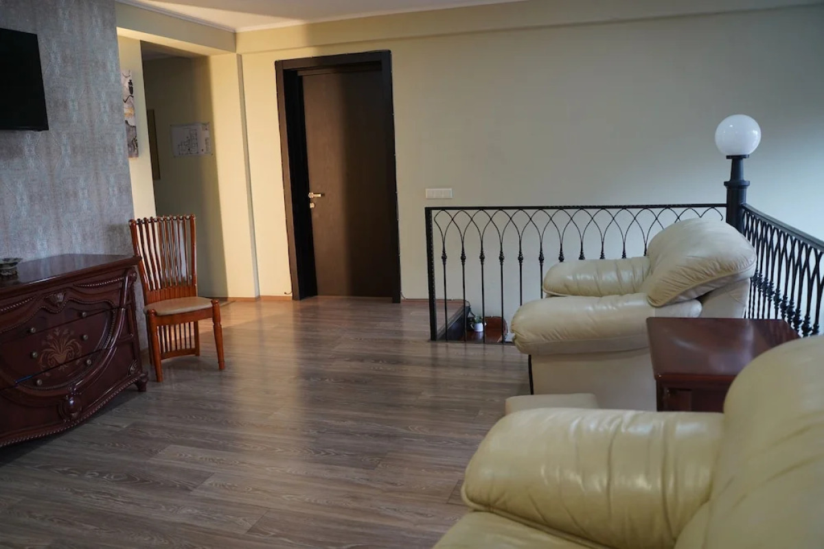 Отель Aura Plaza