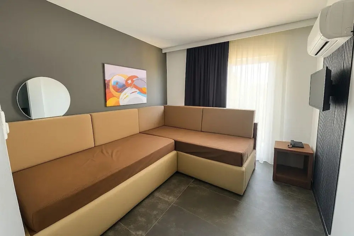 Wolf Of The City Hotel & Spa