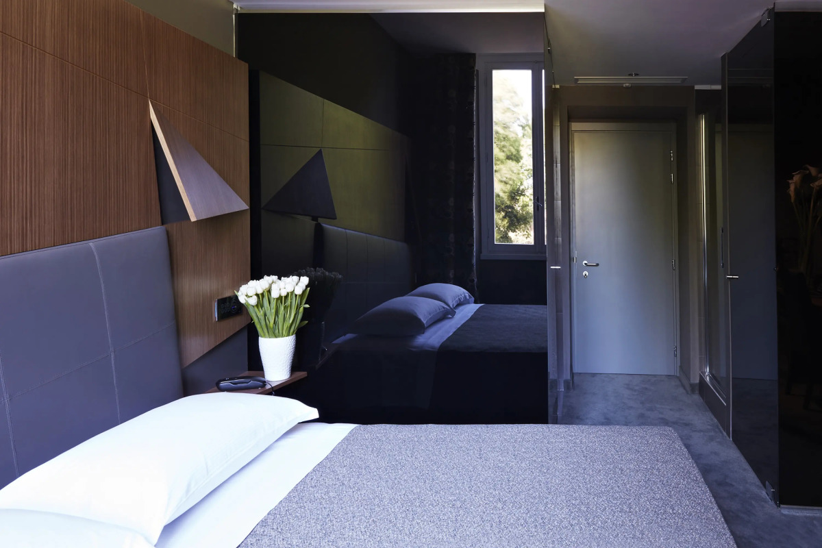 Отель The Building