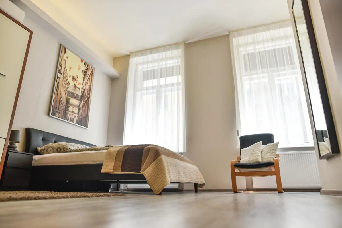 Corvin Point Rooms and Apartments