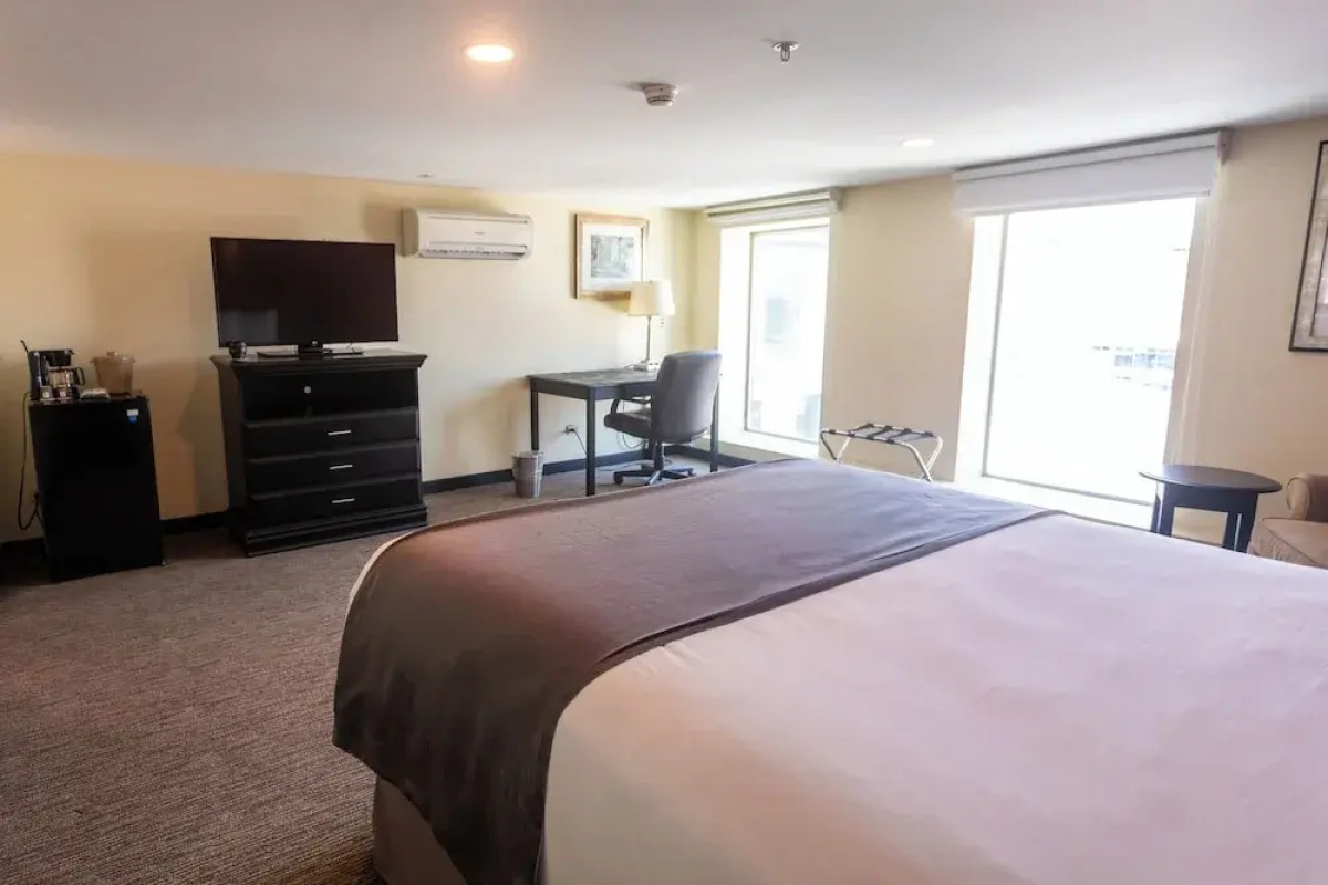 Urban Green Hotel & Suites