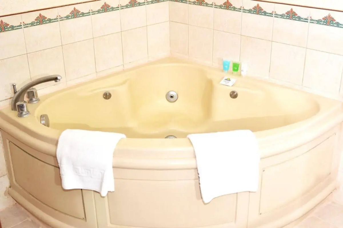 Days Hotel by Wyndham Batangas