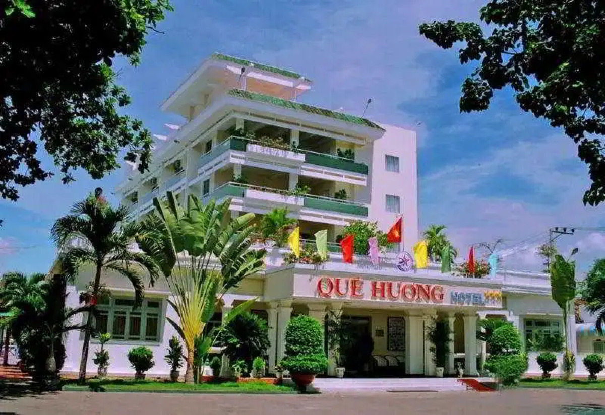 Que Huong Hotel
