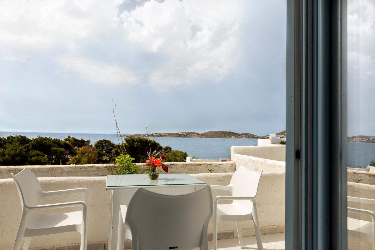 Stratos Studios & Apartments