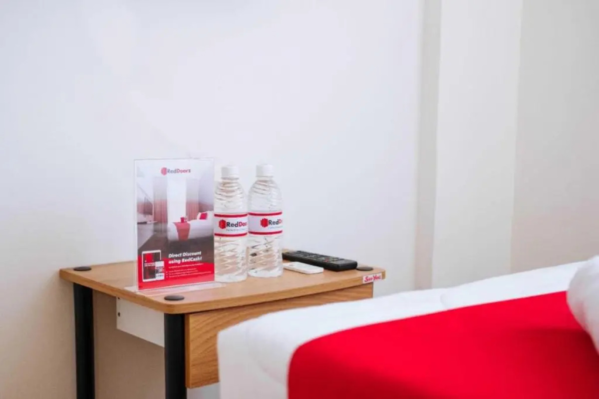 RedDoorz @ Junquera Extension Cebu