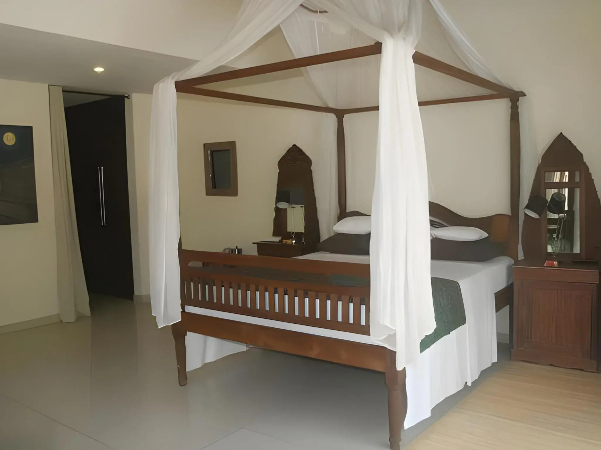 Frangipani Beach Hotel