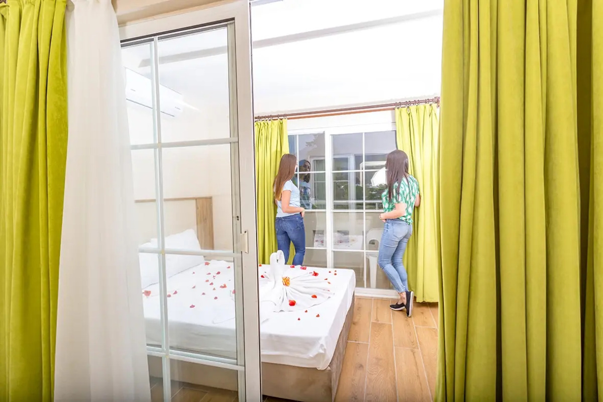 Отель Rich Melissa 