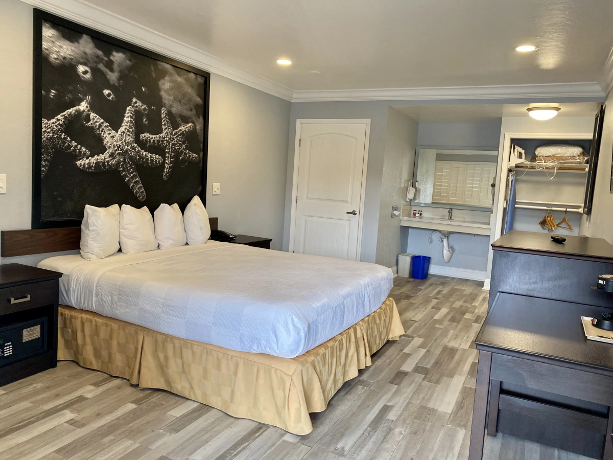 Aura Inn Monterey