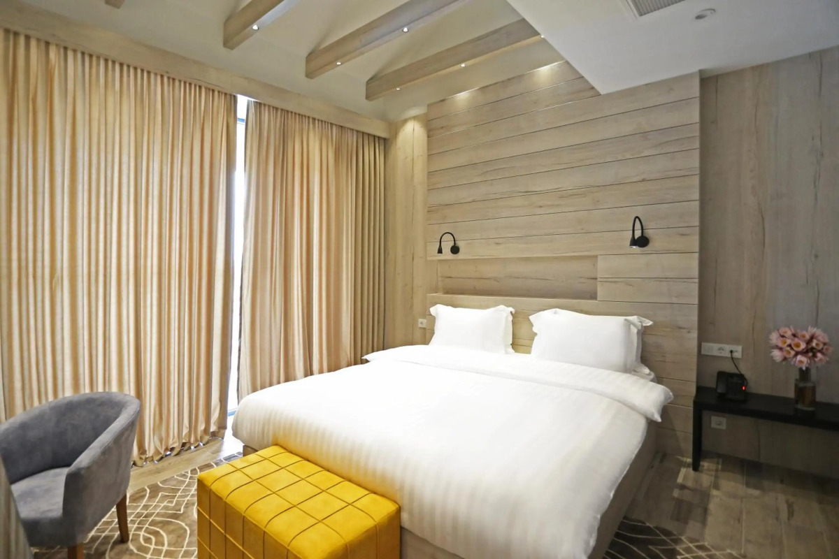 Ambassadori Kachreti Hotel & Golf Resort