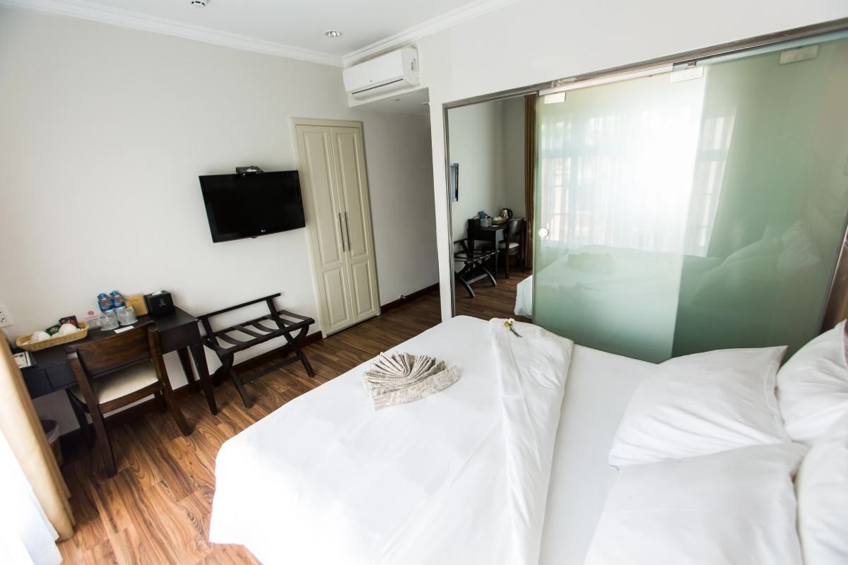 The Alcove Library Hotel