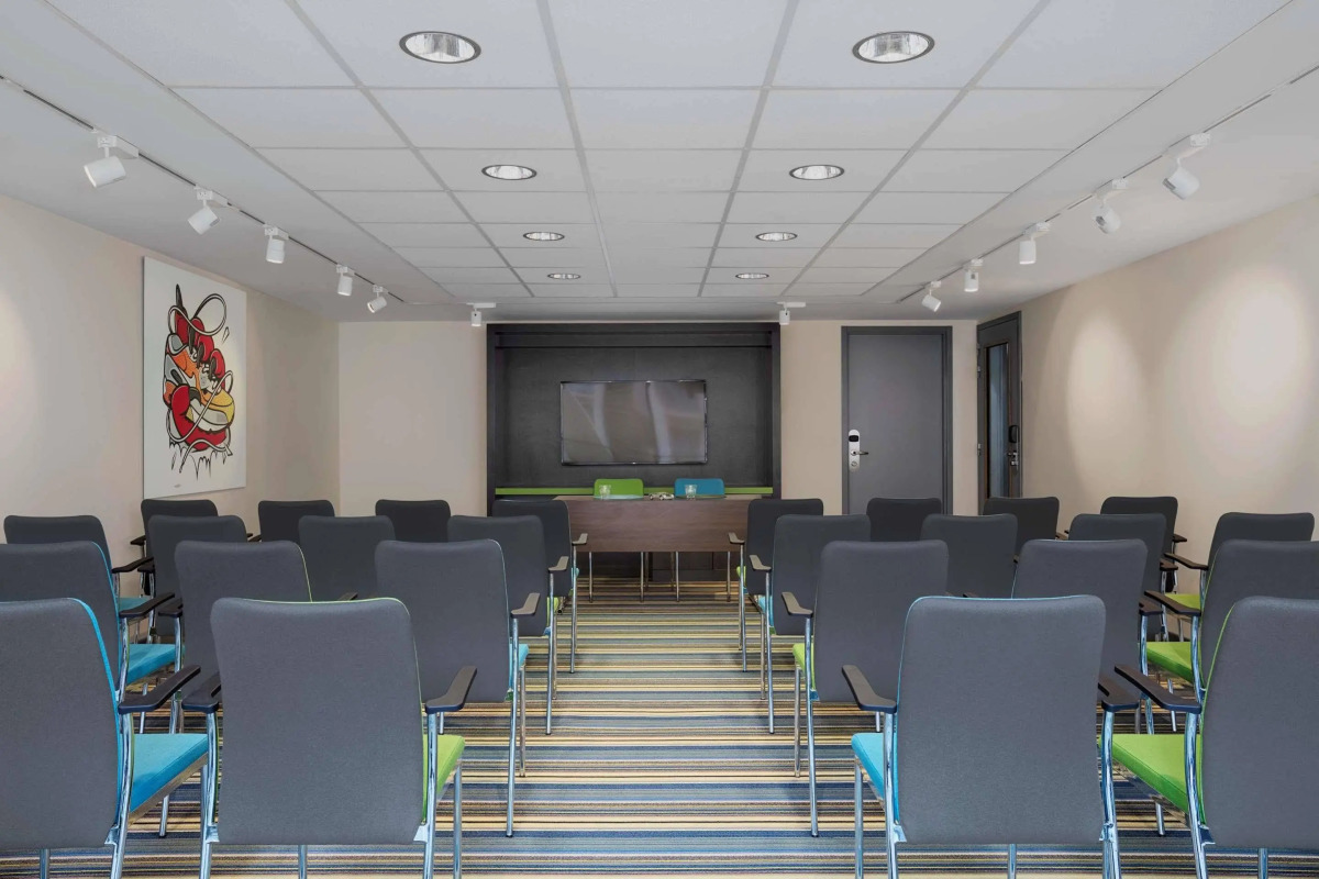 Отель Aloft Brussels Schuman