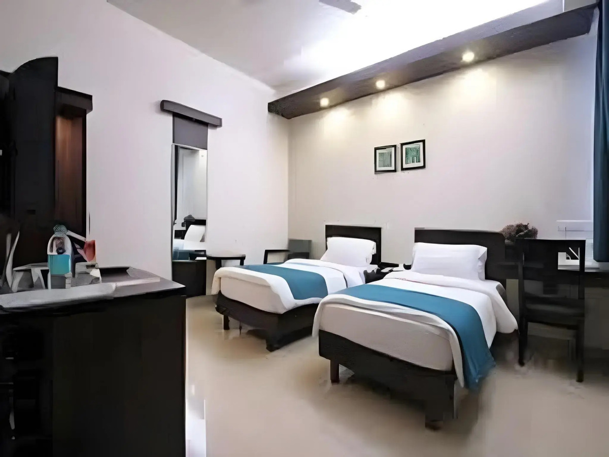 Rockland Hotel - C R Park