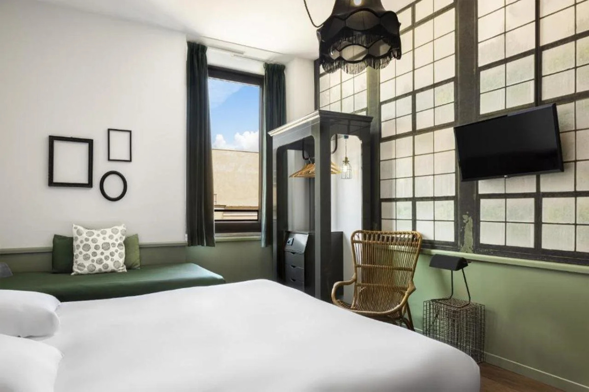 Hostel Generator Rome