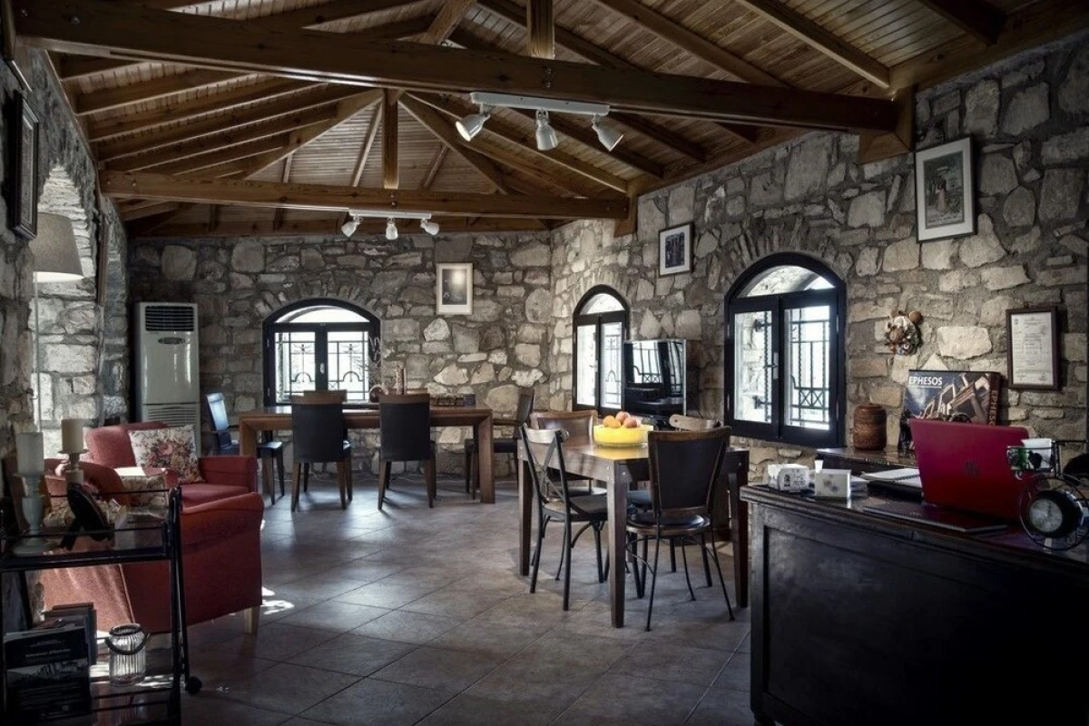 Artemis Selcuk Suites