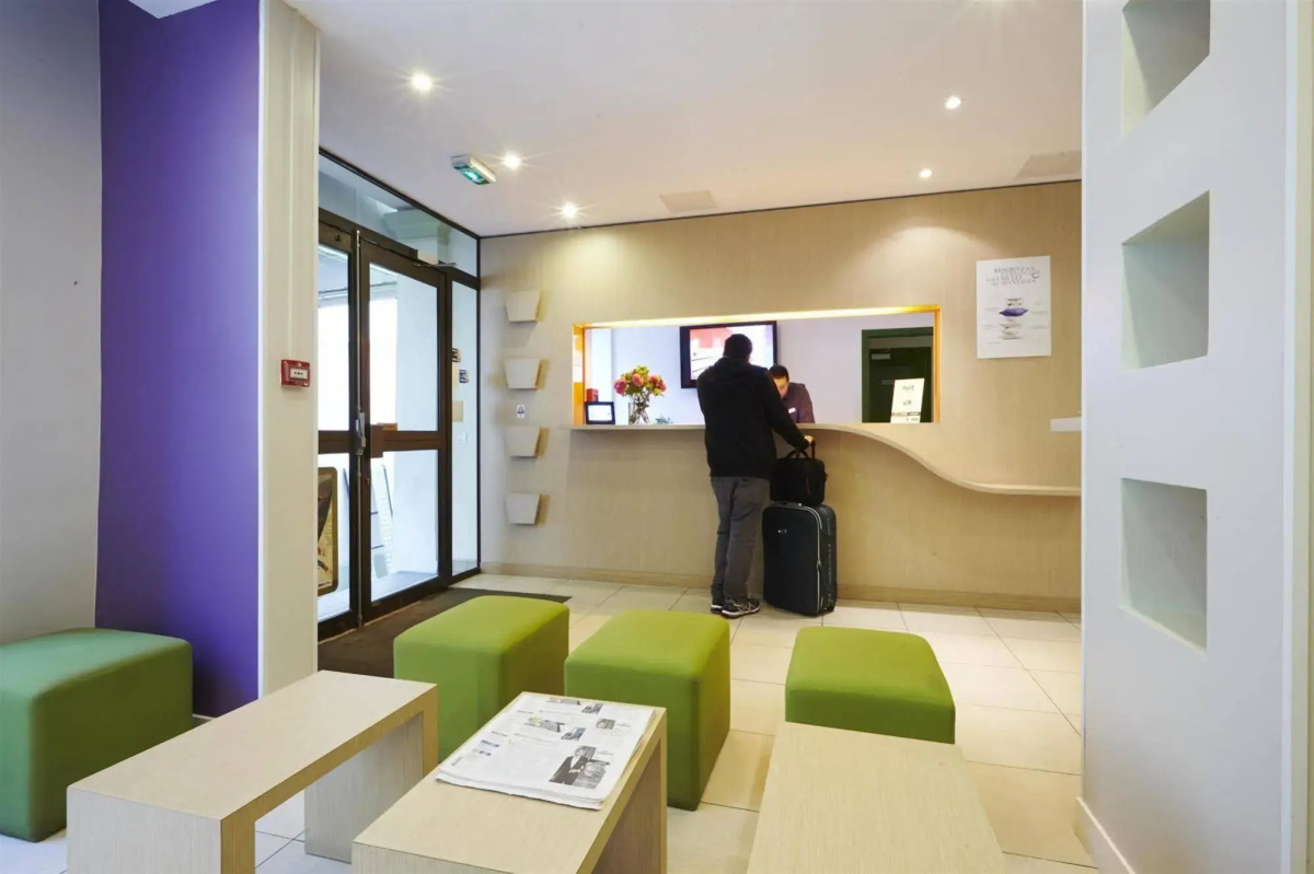 Kyriad Paris 10 - Canal Saint Martin - République