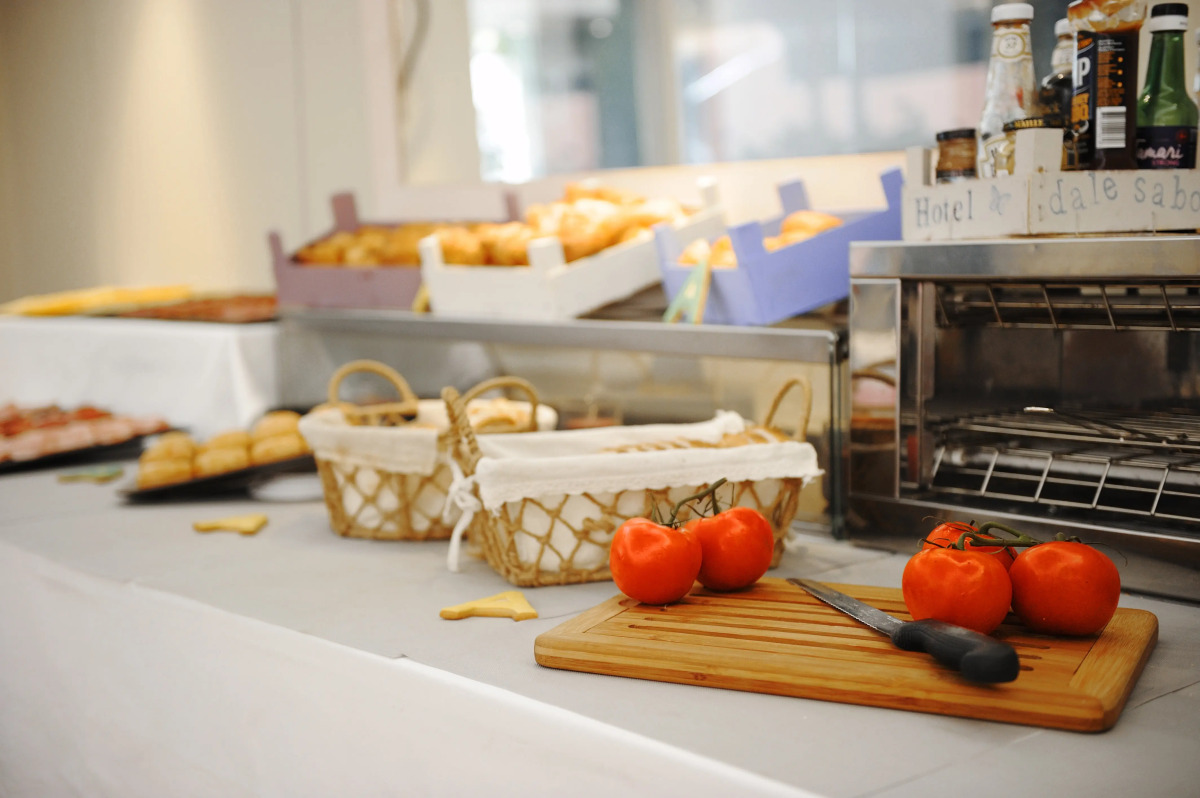 Отель Tres Torres Atiram