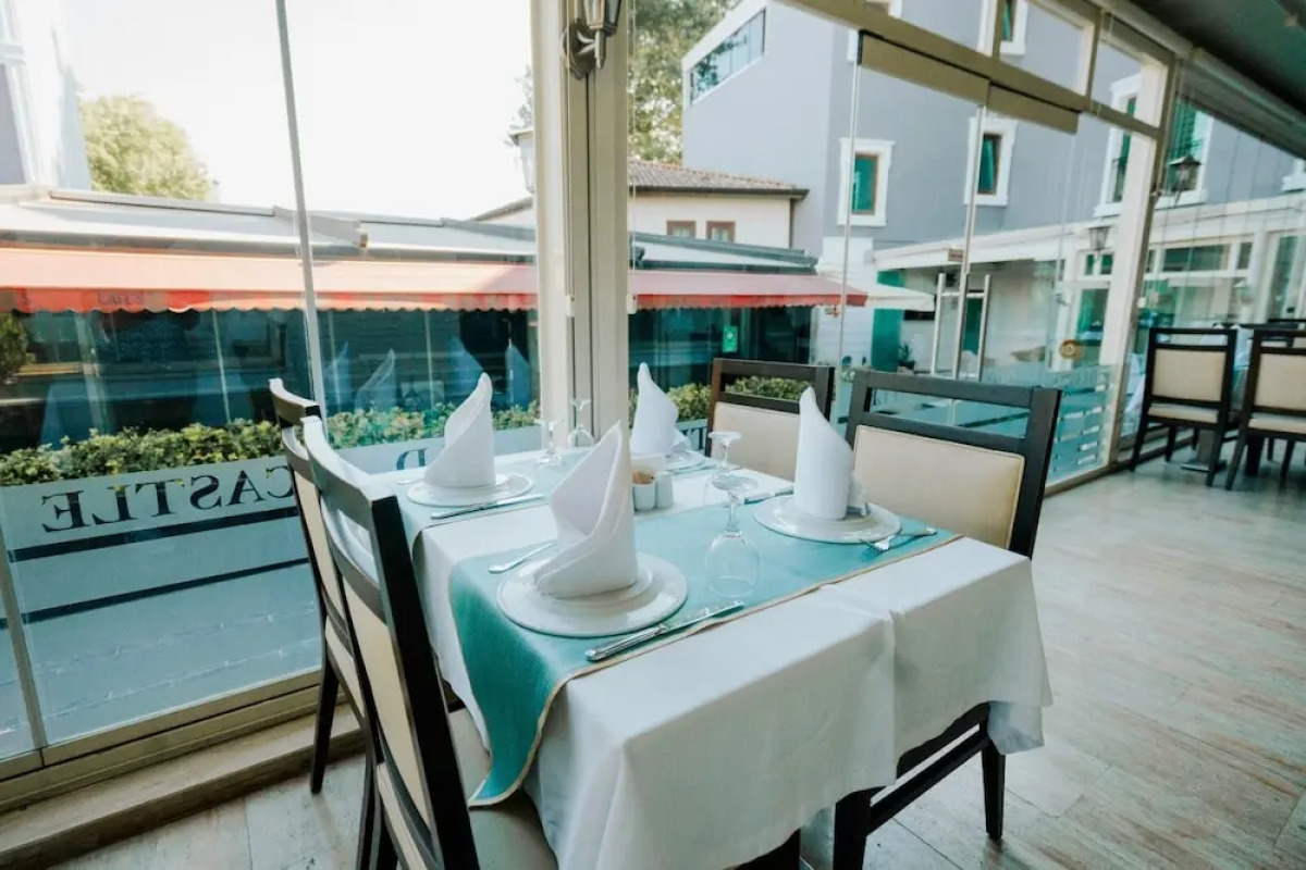 Ener Old Castle Resort Hotel