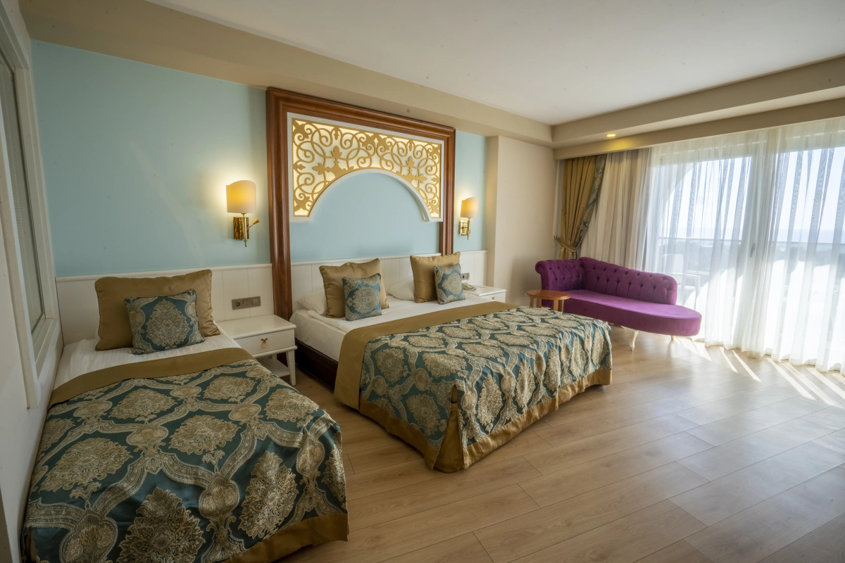 J'adore Deluxe Hotel & Spa