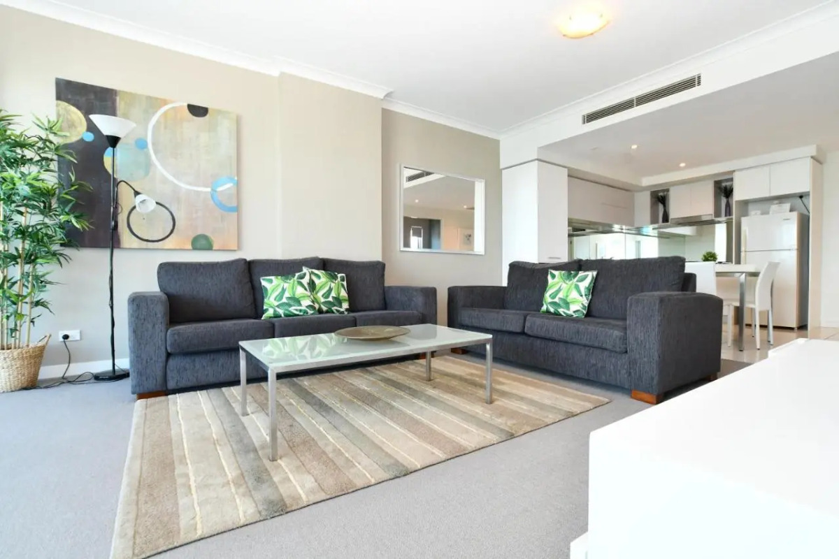 Silvershore Apartments on the Broadwater