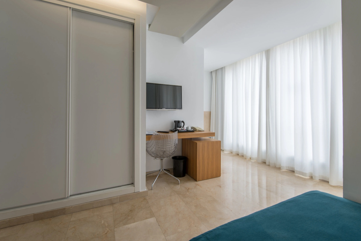 Belroy Hotel and Apartments