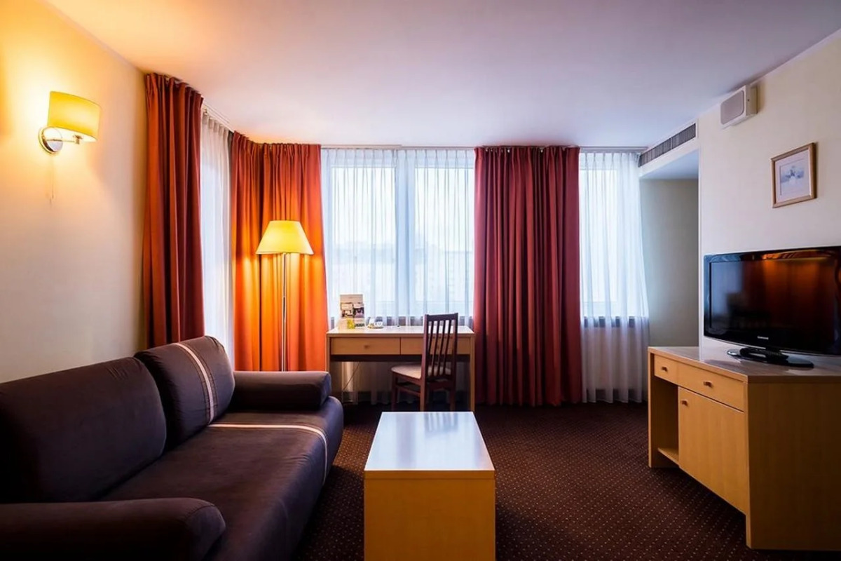 Hotel Apartments Zgoda Warszawa by DeSilva