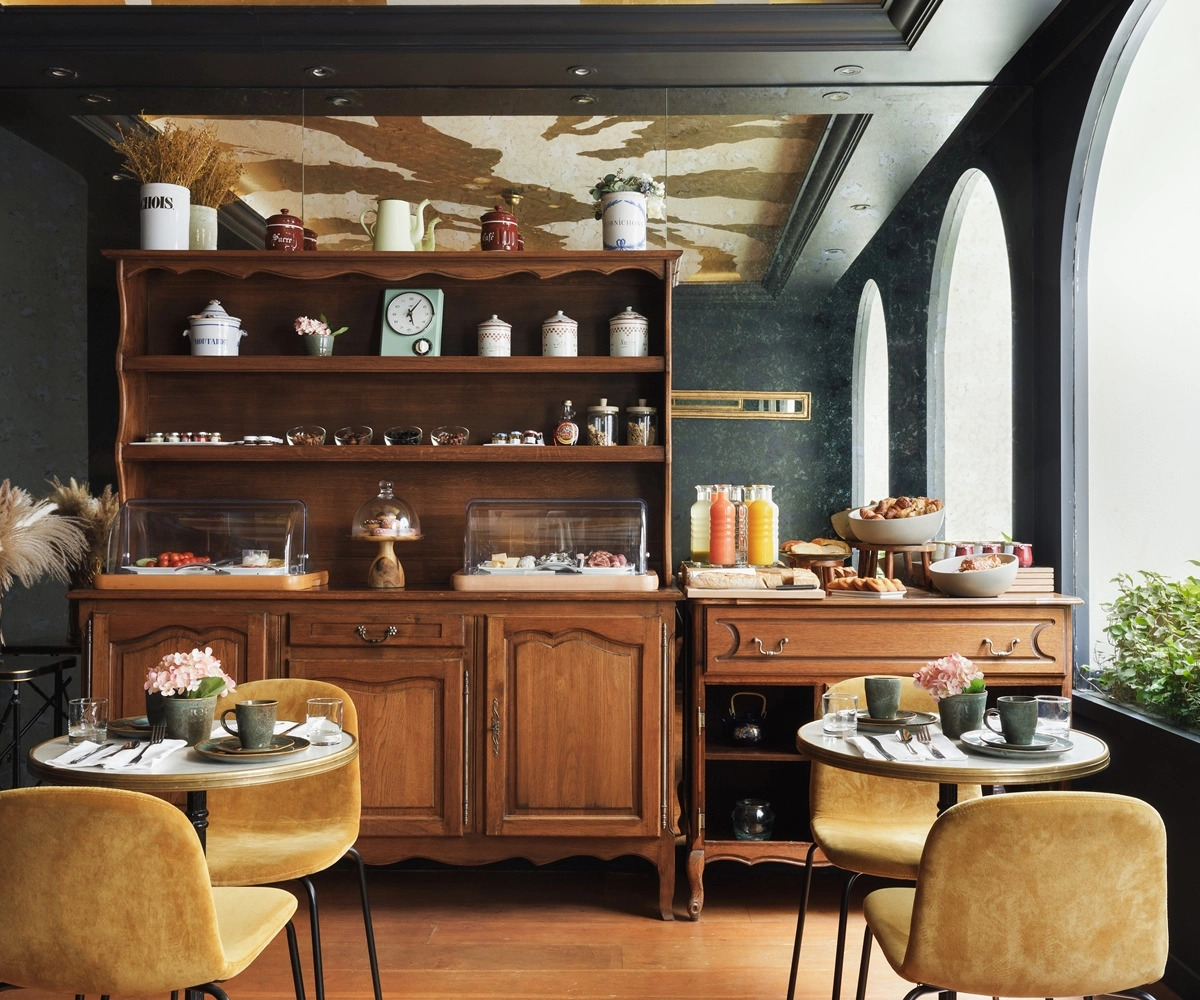 NEWHOTEL REPUBLIQUE (ex Albert's Hotel)