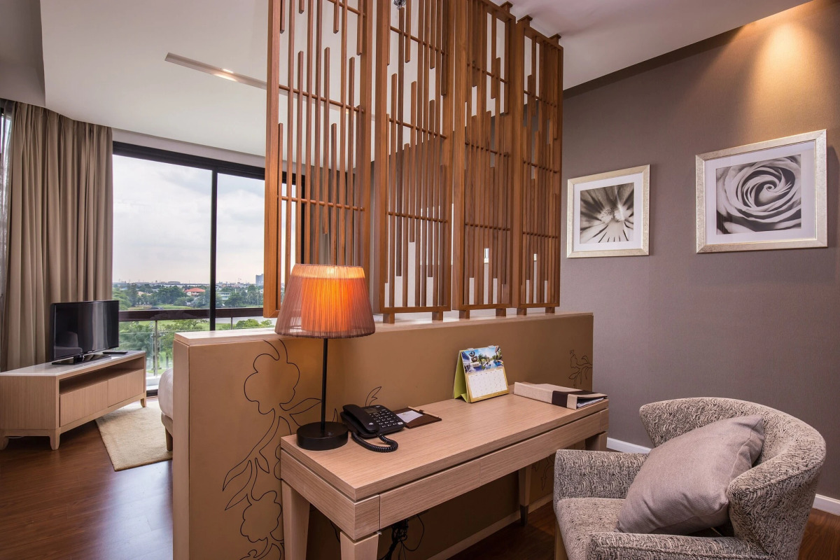 Summit Windmill Golf Suite Hotel @Suvarnabhumi